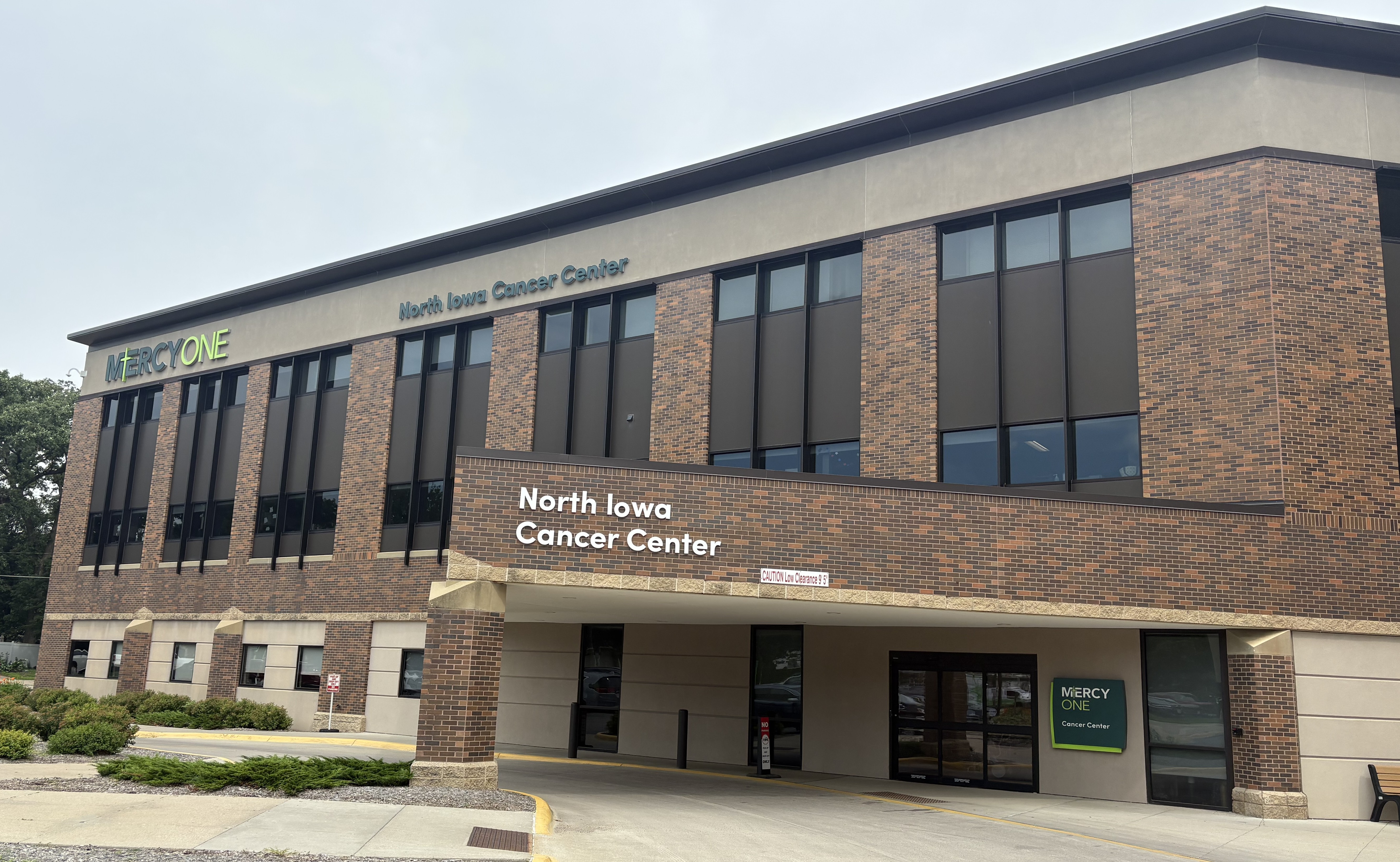 Outside view of MercyOne North Iowa Cancer Center in Mason City.
