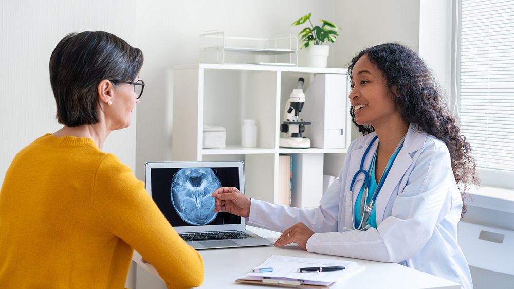 Women talking to her doctor